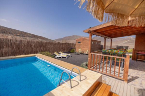 Casa Amaya - Spacious House with Pool, Large Garden, BBQ, 2 Terraces, and Ideal Location